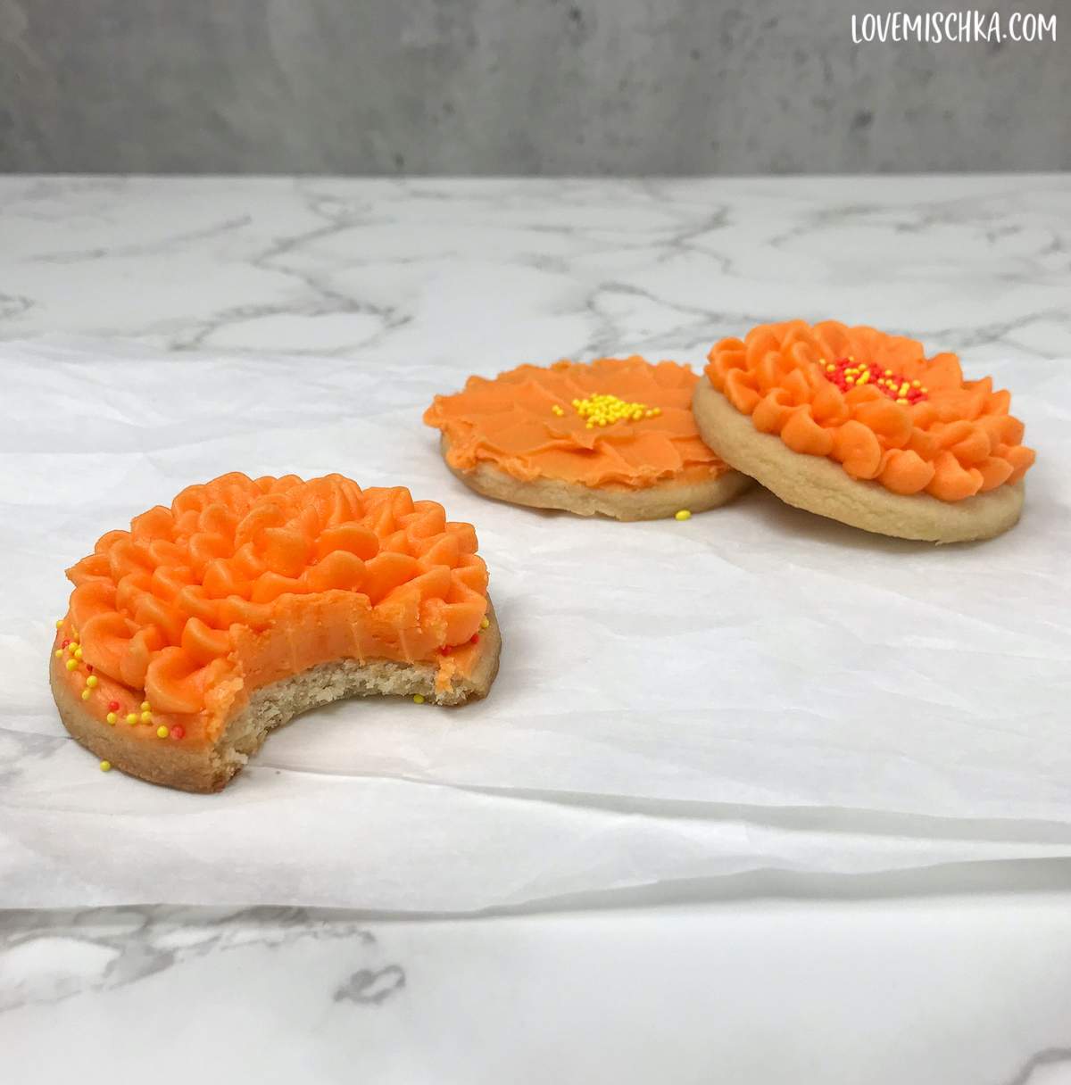 https://lovemischka.com/wp-content/uploads/2022/05/Soft-Sugar-Cookies-with-Buttercream-Frostingc.jpg