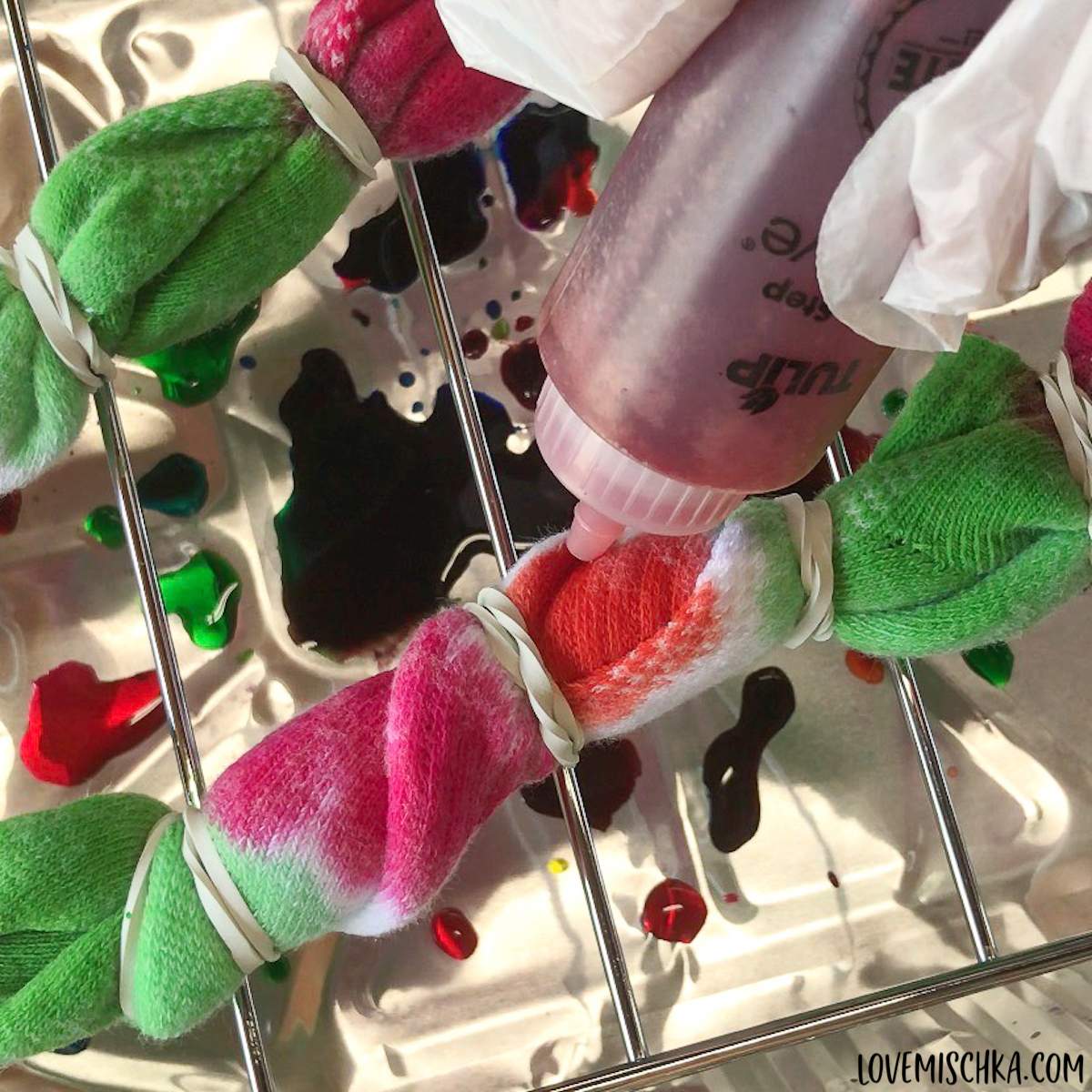 different ways to tie dye socks
