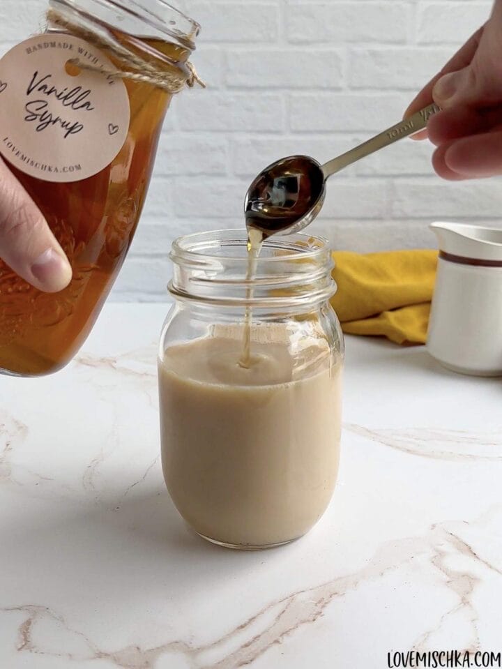 Iced Vanilla Chai Latte Recipe Love Mischka