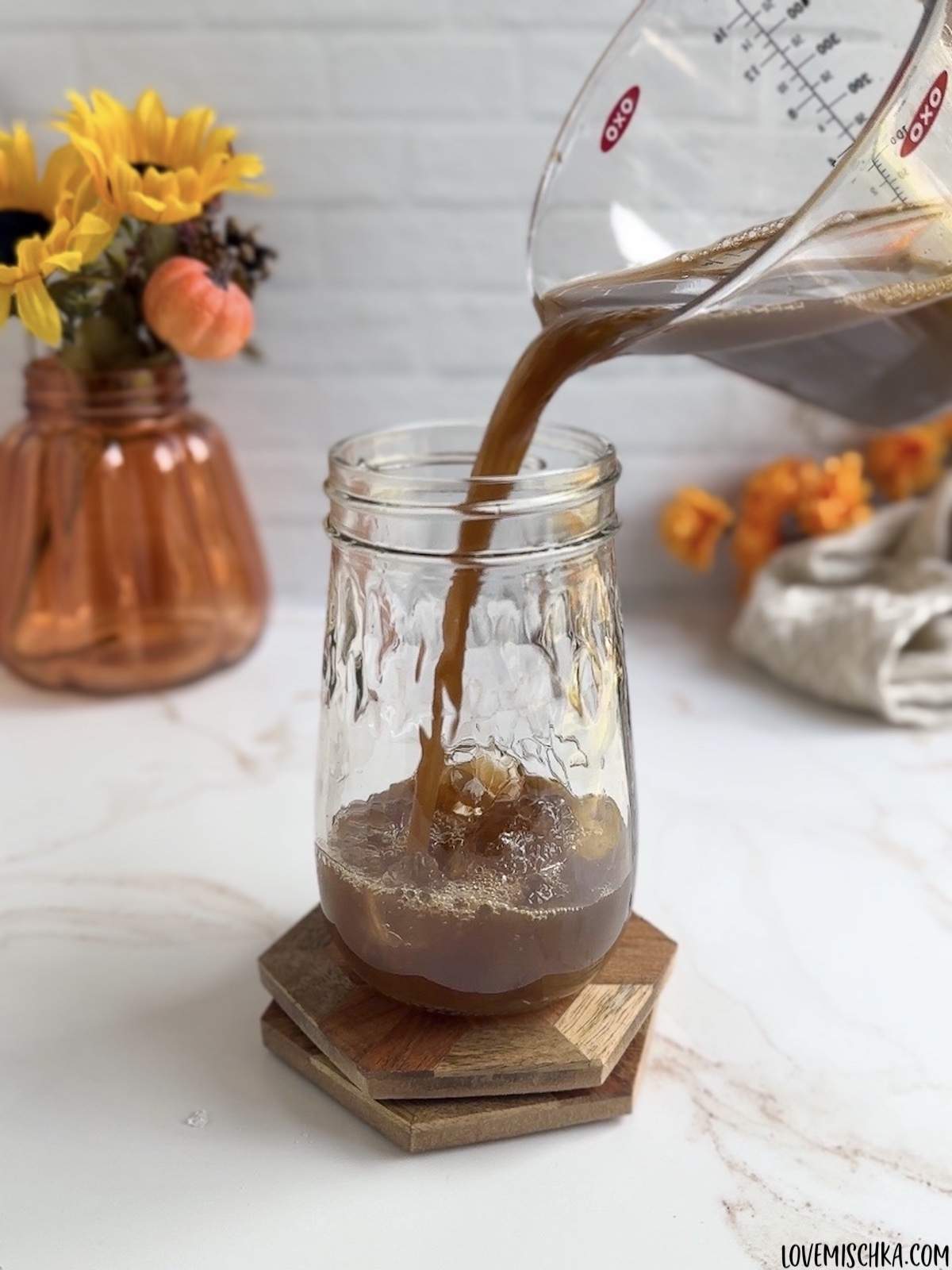 https://lovemischka.com/wp-content/uploads/2023/10/DIY-Iced-Chai-Latte-with-Pumpkin-Cold-Foam.jpg